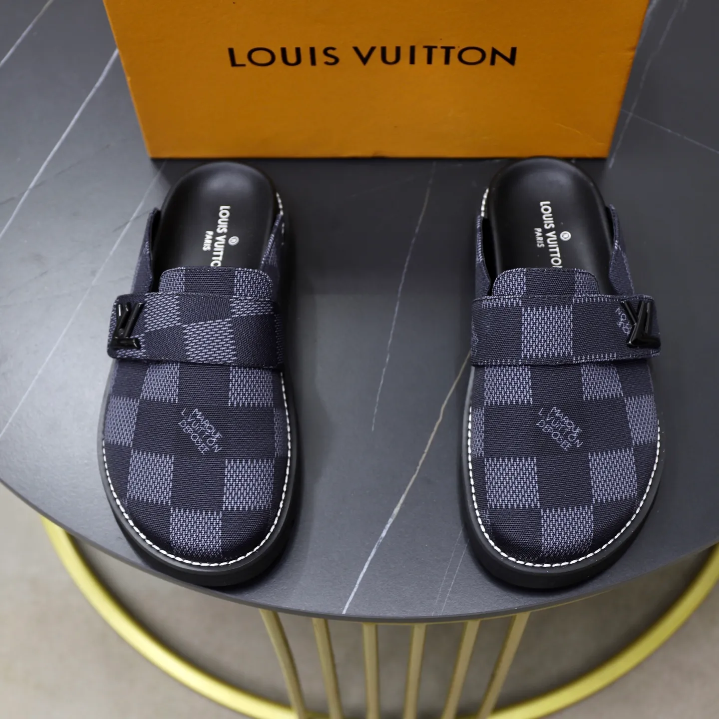 Ex-factory price 420💰 Lv. Popular men's slippers hot sale 🔥 🩴Official website one to one production 38-45 sizes 45 46 🉑️Customized!